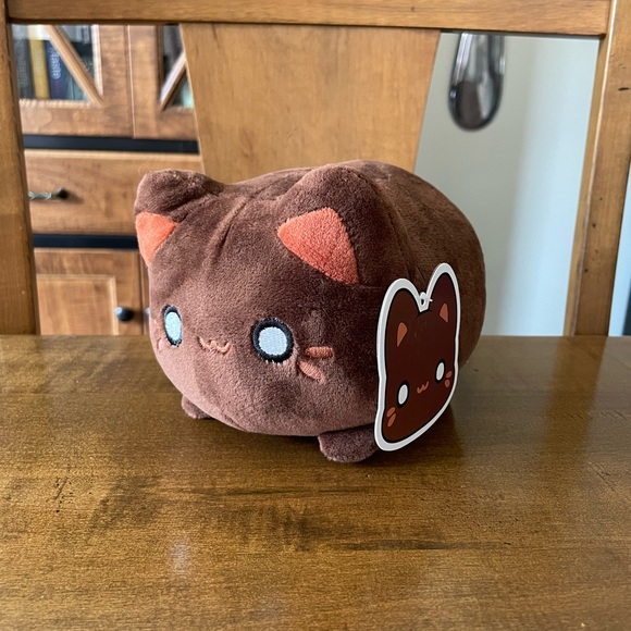 Tasty peach studios Kona coffee plush - Picture 3 of 3